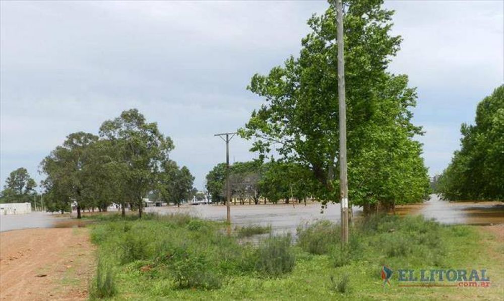 Santo Tom�: el r�o dio un leve respiro pero la lluvia gener� anegamientos de varios barrios