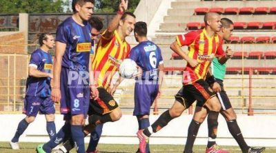 Sarmiento y Juventud Unida brindaron un gran espect�culo y finalizaron igualados