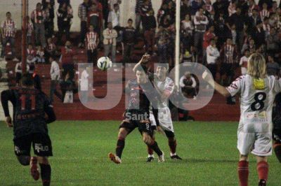 Col�n gole� 3 a 0 a Instituto en Alta C�rdoba, con dos golazos de Pav�n y otro de Alario