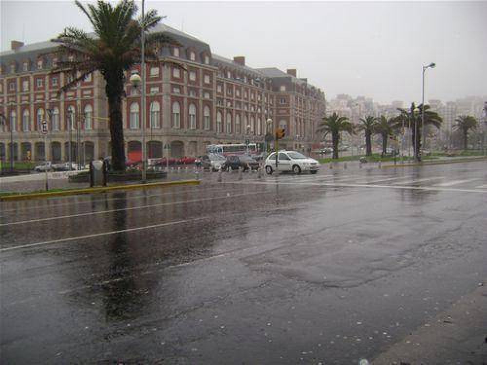 El mal tiempo no cesa sobre Mar del Plata