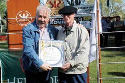 La 7� Exposici�n Bovina qued� inaugurada con discursos de cercan�a entre el gobierno y el campo