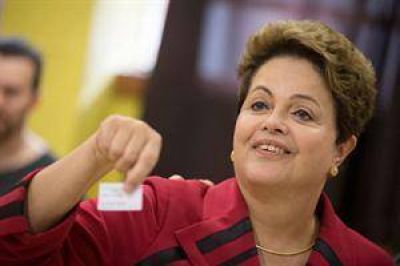 Dilma gan� pero enfrenta el desaf�o del balotaje