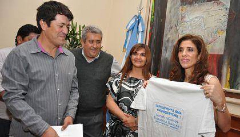 Los organizadores de la �Fiesta del Tanicu� fueron recibidos por la Gobernadora