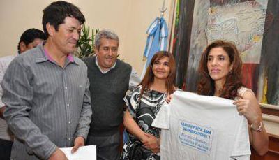 Los organizadores de la �Fiesta del Tanicu� fueron recibidos por la Gobernadora