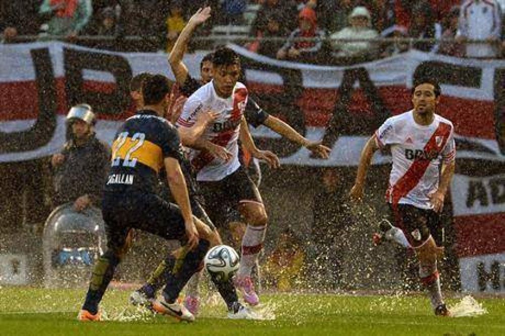 River-Boca: bajo la lluvia, el supercl�sico se jug� como se pudo y termin� 1 a 1