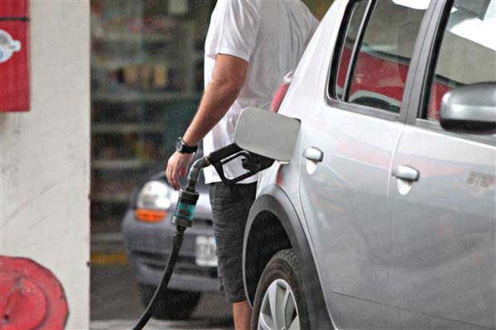 En la Regi�n se vende menos nafta