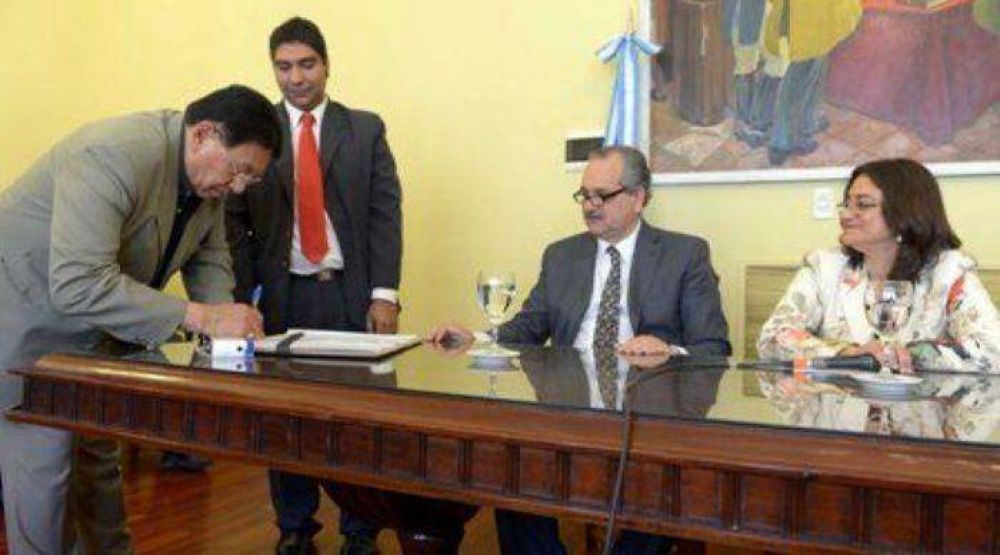 Acuerdo entre CAMYEN y Yamana para el desarrollo minero