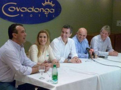 Aguilar y los dem�s �impresentables� encabezan nueva reuni�n coquista