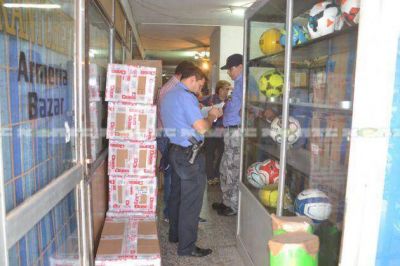 Ladrones se llevan m�s de medio mill�n de pesos de conocida casa de deportes