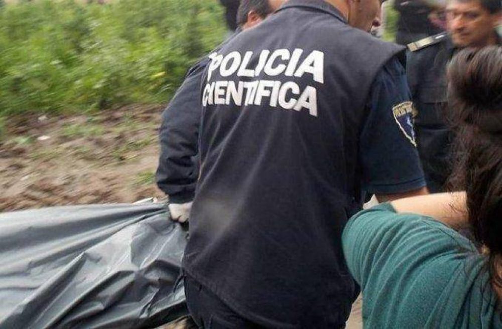 Encuentran sin vida a una travesti en un descampado