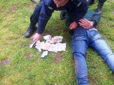 Persiguen y detienen a un joven de 19 a�os tras robo en un supermercado