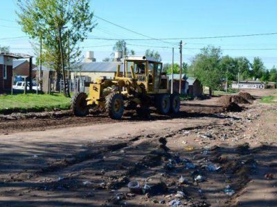 Intensos trabajos en las calles luego de la lluvia