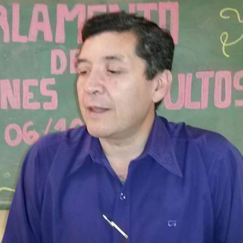 Flores particip� del Primer Parlamento de j�venes y Adultos