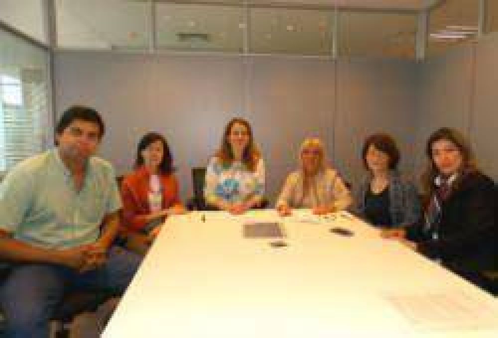 La Unse y Educaci�n rubrican convenio para desarrollar Programa de Olimp�adas en Filosof�a