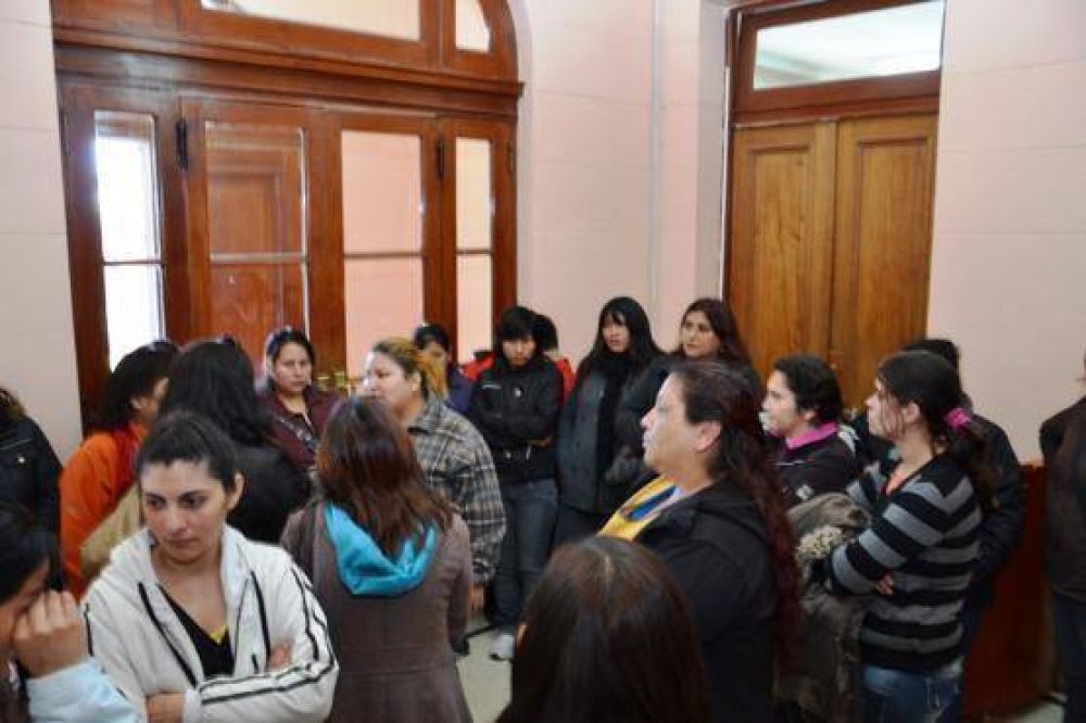 Educaci�n decidi� no extender contrato de limpieza a Guzm�n