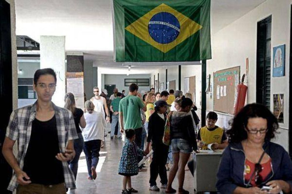 Rousseff tras los resultados: No son dos proyectos, son dos prcticas de gobierno opuestas