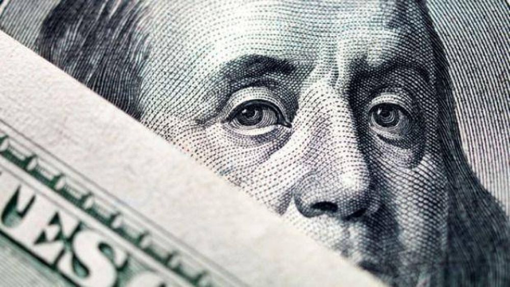 Tras la presi�n del Banco Central, el d�lar blue sigue cayendo y llega a $ 14,60