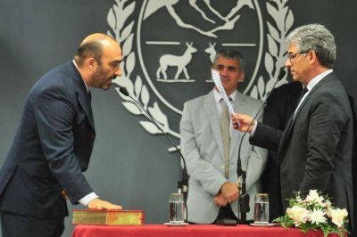 El gobernador le tom� juramento al ministro de Industria Federico Trombotto