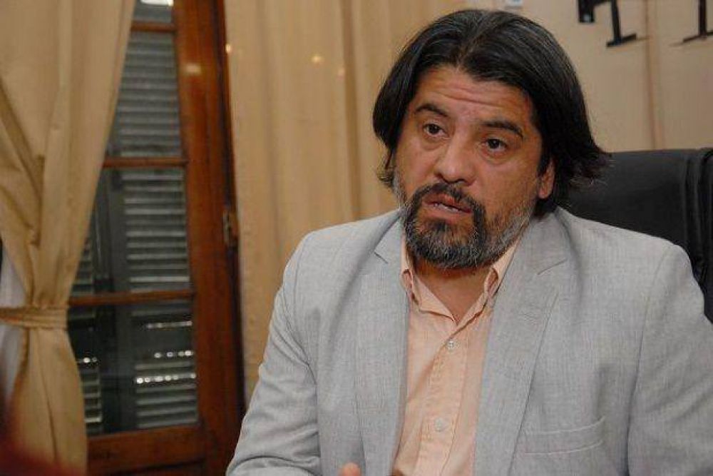Pol�mica: proponen debatir la Reforma en las escuelas