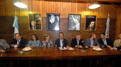 Luc�a respald� a Cristina en el Consejo Nacional del PJ