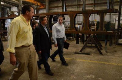 Pulti adjudic� los terrenos para producir torres petroleras para Vaca Muerta