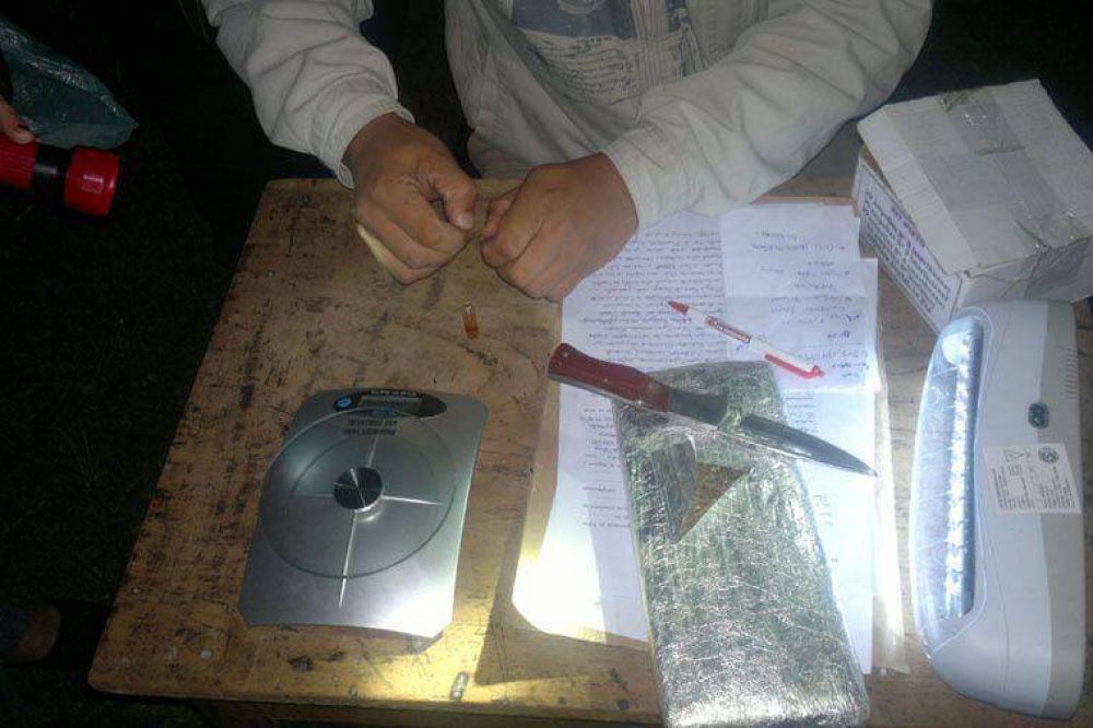 Llevaban droga oculta en un cargamento de frutas y verduras