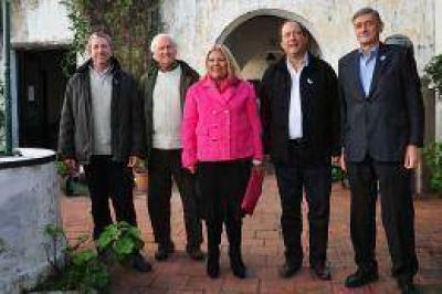 El Frente Amplio Unen no logra sortear las amenazas de ruptura