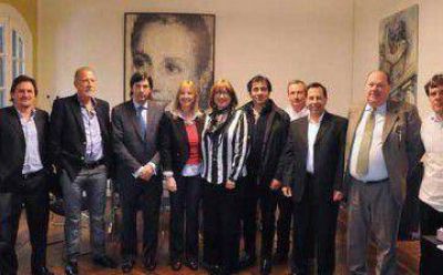 La Mesa Scioli 2015 lomense se reuni� con Cristina �lvarez Rodr�guez	