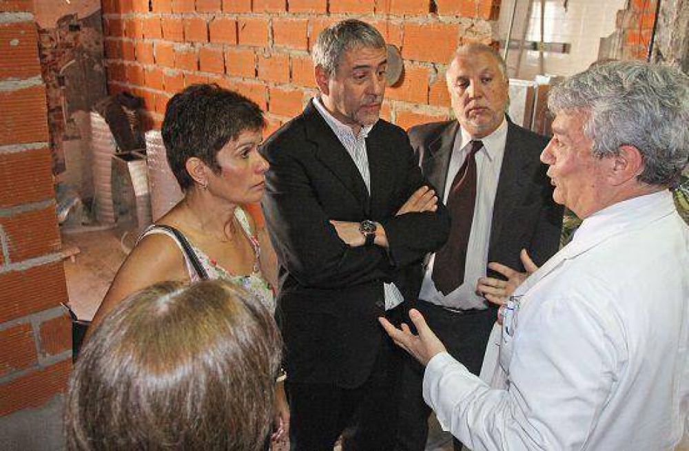 Avellaneda: El hospital �Ana Goit�a� recibi� un respirador de alta frecuencia