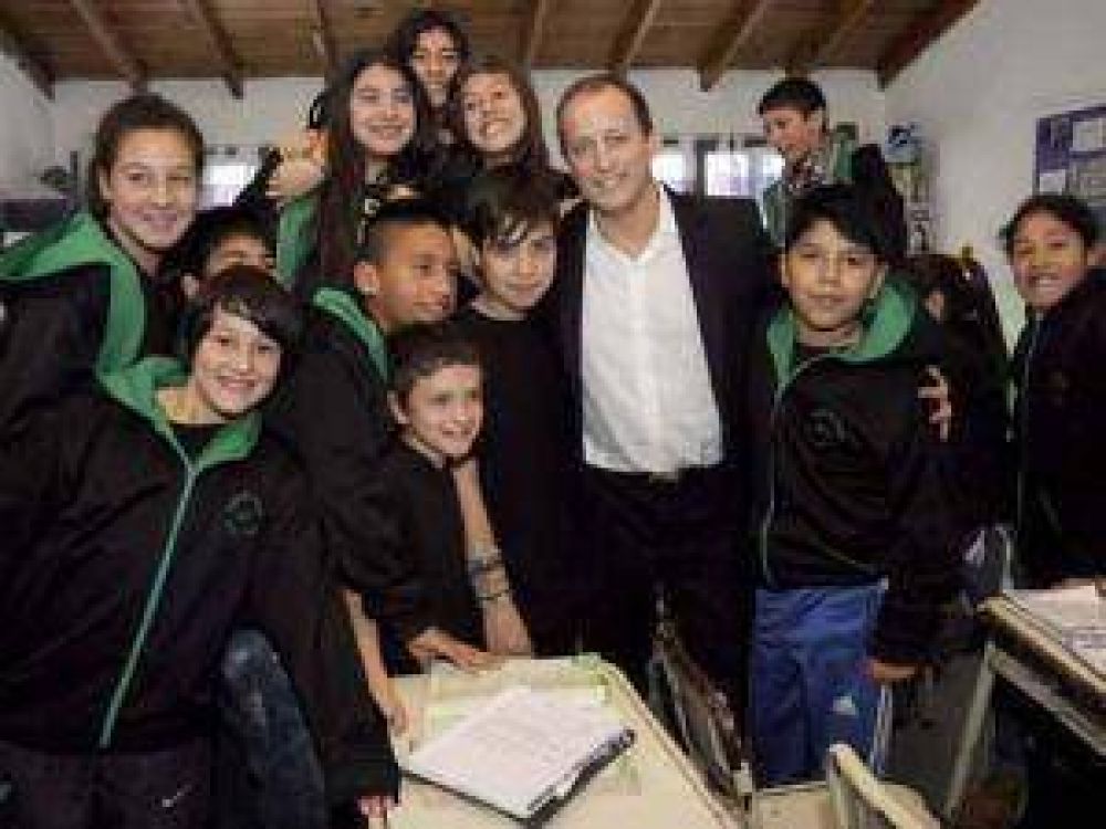 Mart�n: �Hay que valorar a los maestros y darles autoridad�