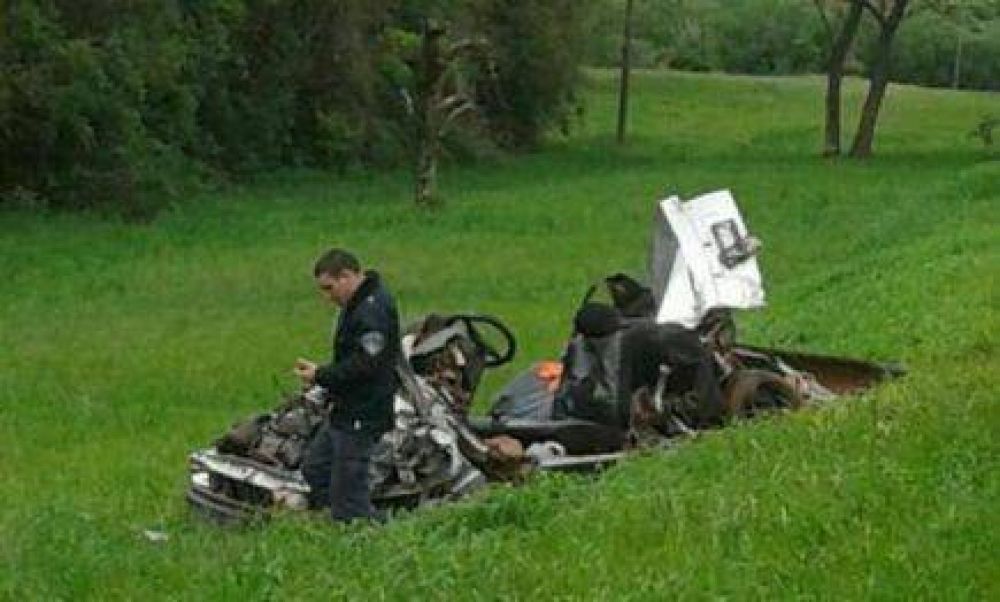 Dos personas resultaron heridas de gravedad  tras impactar contra un cami�n