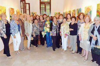 La comisi�n de Cultura del CyAC agasaja al grupo Achalay