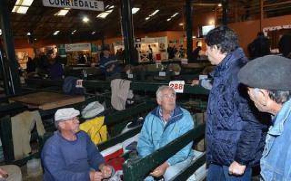 Elecciones 2015: Posse recorri� la Exposici�n Rural de Bah�a Blanca