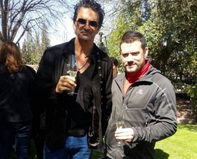 El mendocino que une el mundo del vino con los famosos que nos visitan