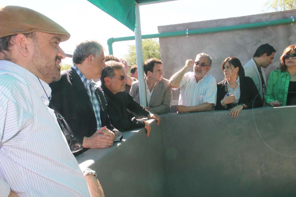 Beder Herrera anunci� que en un mes se faenar�n cerdos en La Rioja