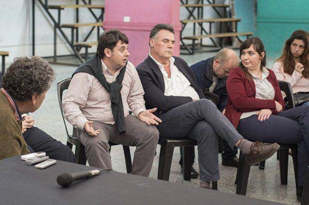 El Ejecutivo convoc� a una mesa multisectorial