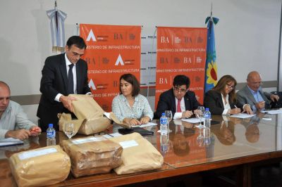 Abrieron los sobre de licitaci�n para obras en el Hospital Gandulfo de Lomas de Zamora