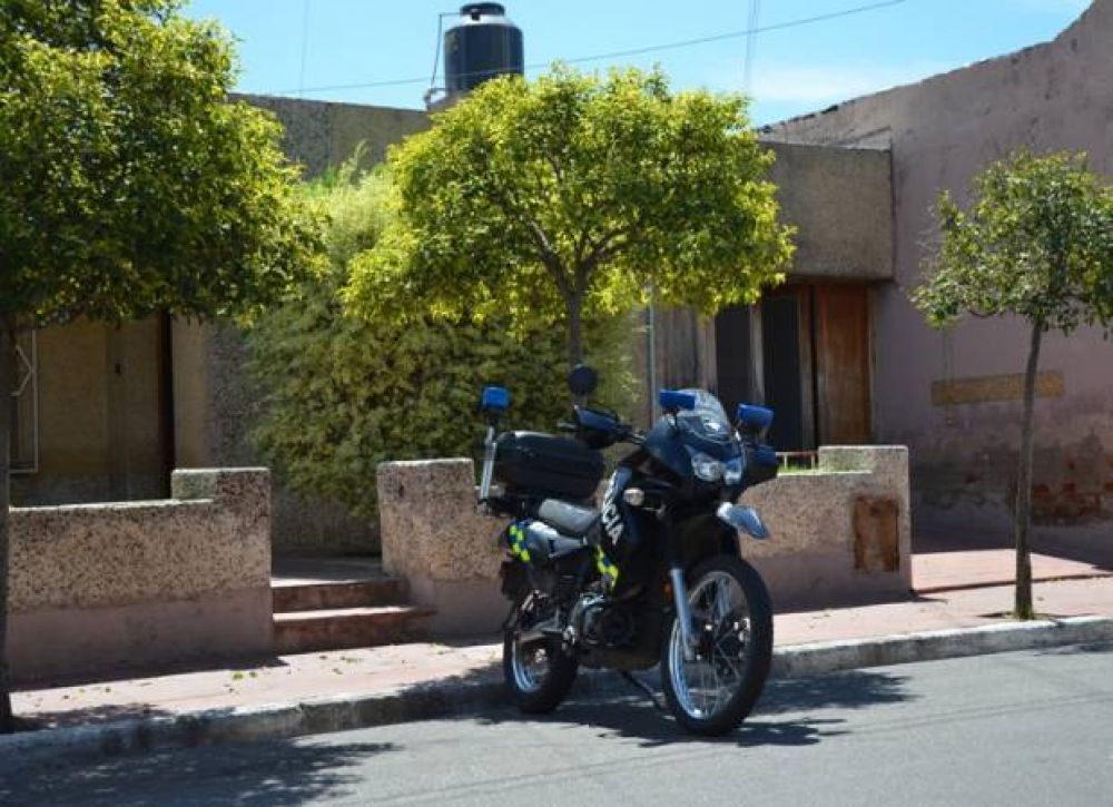 Un ladr�n entr� por la fuerza a la casa de una mujer, intent� robarle y fue detenido