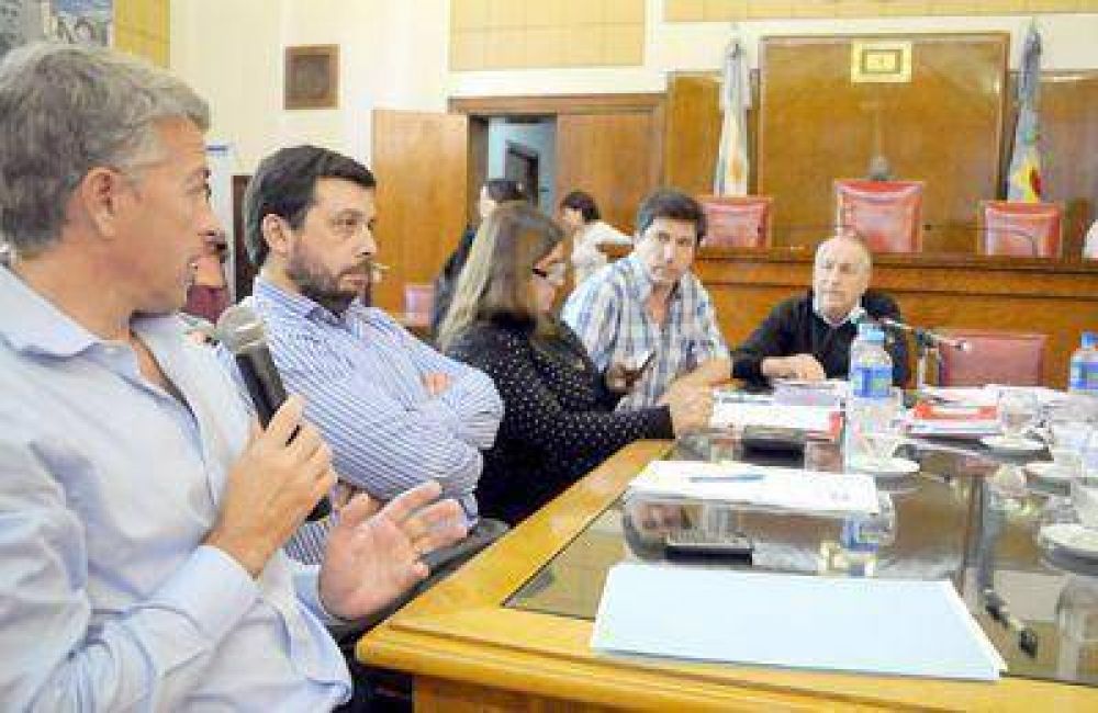 La comisi�n de Transporte aprob� aumentos en el precio del boleto y en la tarifa de los taxis