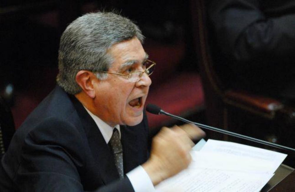 Para Fuentes, �Quiroga es un saltimbanqui�