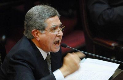 Para Fuentes, �Quiroga es un saltimbanqui�