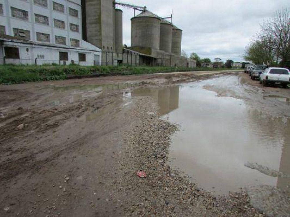 Intiman a finalizar una obra de pavimentaci�n