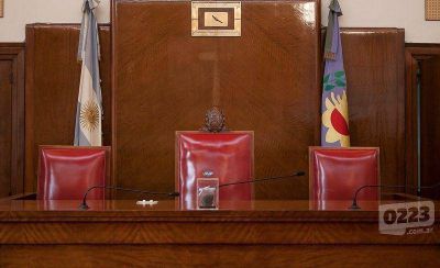 Presi�n para que la UCR contin�e en la presidencia del HCD