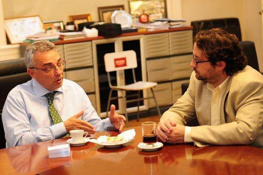 Marco Lavagna expuso lineamientos econ�micos del FR en Tigre