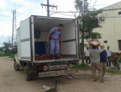 Pasaron a disponibilidad al Comisario Inspector D�az de la UR2, sorprendido transportando carne ilegal en m�vil policial