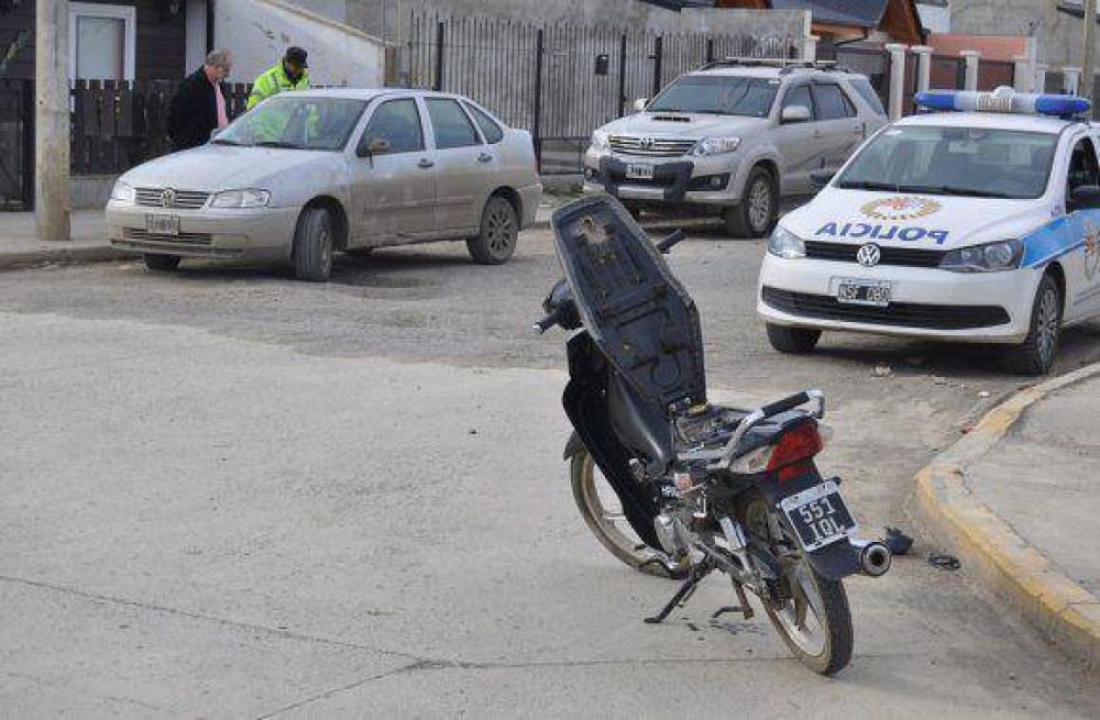 Menor hospitalizado en un choque