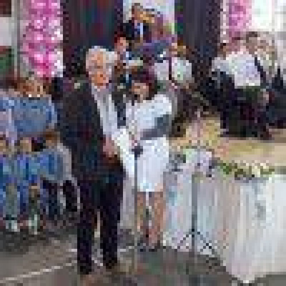 La Municipalidad entreg� el proyecto de la plaza en EP N� 7