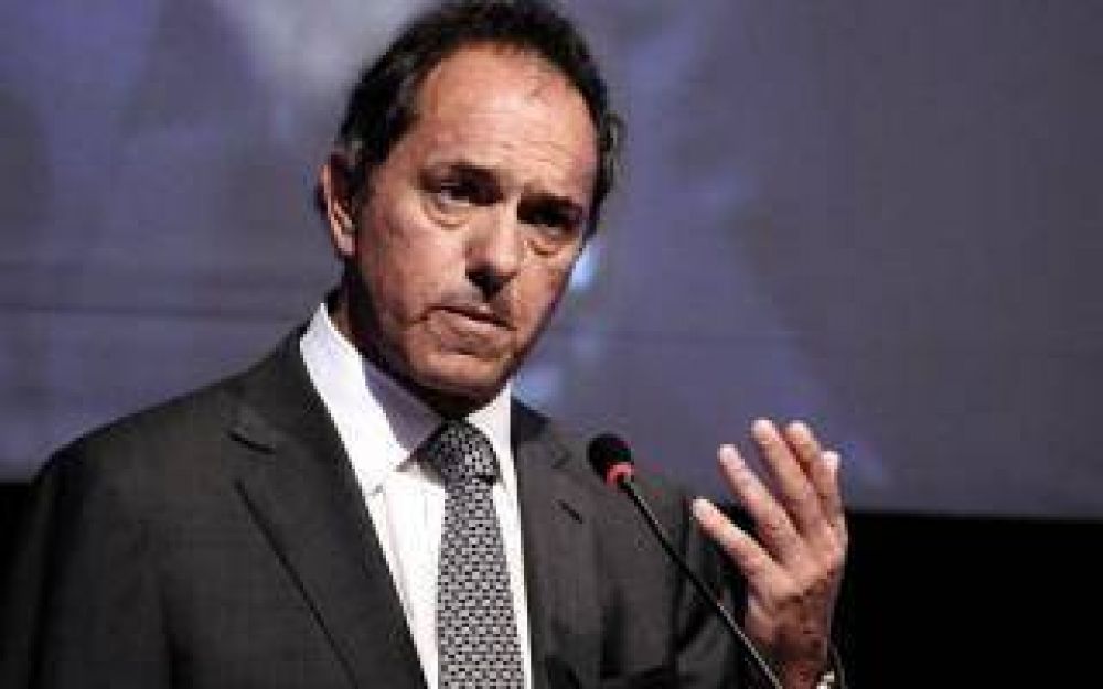 Tras los cr�menes en Lan�s, Scioli pidi� que se debata la ley de armas