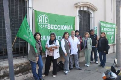Con demandas a la Provincia, hoy van al paro Cicop y ATE: en la ciudad, la medida se sentir� en el hospital y el Registro Civil