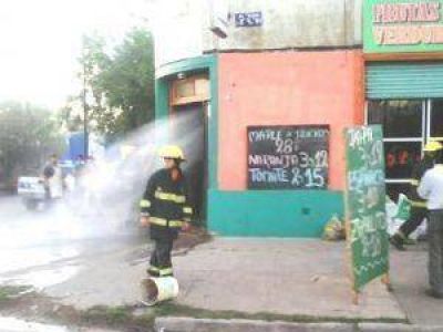 Incendio en una parrilla sobre avenida Su�rez